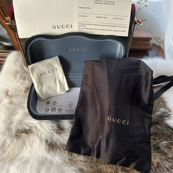 Gucci Women's Black Sunglasses - Picture 3 of 3